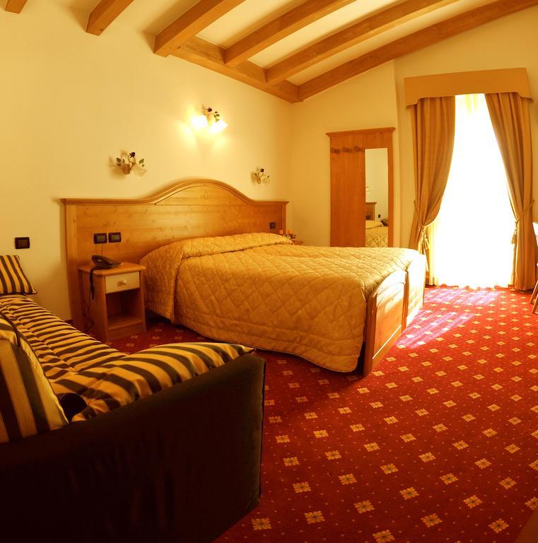 Hotel Il Maniero Ossana Zimmer foto